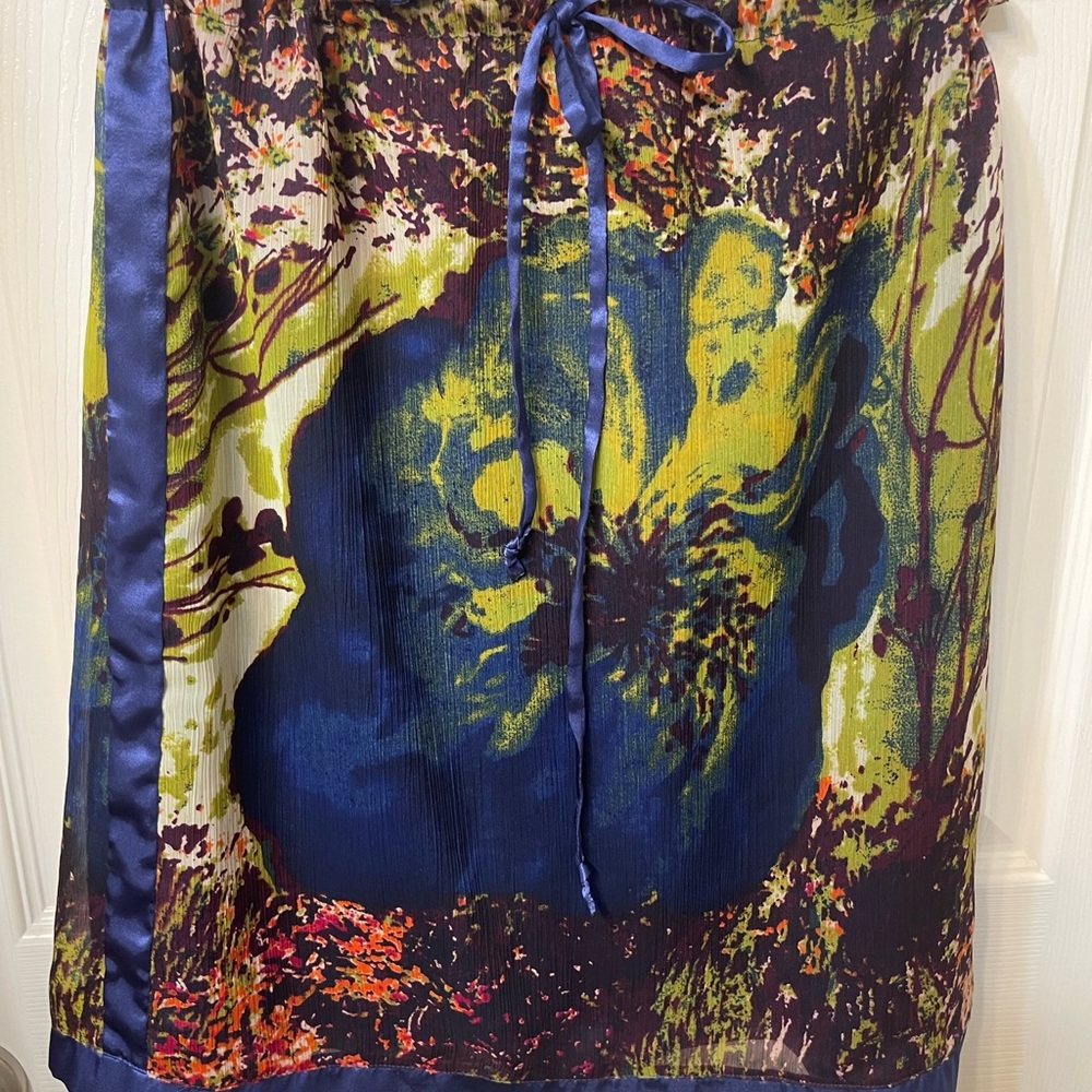 STUNNING ITALIAN MADE SILK SKIRT!